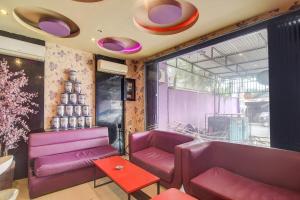 Imagen de la galería de Hotel O Superstar Kost Dan Homestay, en Manado
