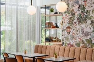 Ein Sitzbereich in der Unterkunft Hotel Berlin, Berlin, a member of Radisson Individuals