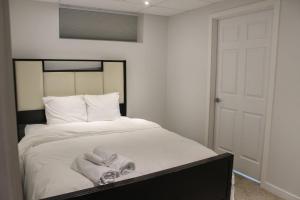 Spacious 4BR-4BA House for Large Families & Group in Stonebridge 객실 침대