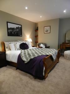 Кровать или кровати в номере White Swan Inn