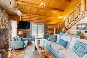Ruang duduk di Serenity View Cabin