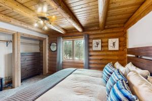 Katil atau katil-katil dalam bilik di Serenity View Cabin