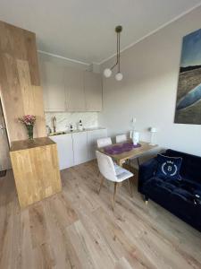 Nhà bếp/bếp nhỏ tại Blue Sky Apartment & SPA Dziwnów