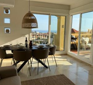 Φωτογραφία από το άλμπουμ του Luxe Appartement in Mijas met Zeezicht & Zwembad σε Mijas Costa