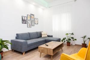 Posedenie v ubytovaní Beautiful new apartment in Petralona