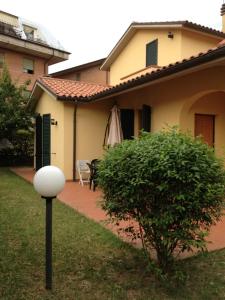 Budova, kde se vila nachází + 27 fotografií