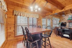 Φωτογραφία από το άλμπουμ του A Timeless Event σε Pigeon Forge