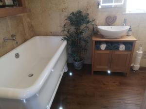 Foto dalla galleria di Spacious, well presented modern house a Kings Sutton