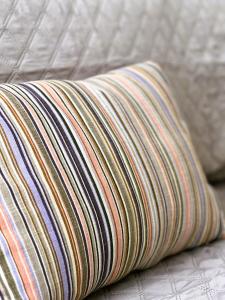 Ένα ή περισσότερα κρεβάτια σε δωμάτιο στο RM-2 - Joli 2 pièces tout équipé au 2ème étage pour 1-3 pers