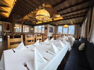 Restoran atau tempat lain untuk makan di Frühstückspension Irschen +31 gambar