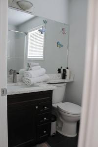 Spacious 4BR-4BA House for Large Families & Group in Stonebridge 욕실