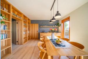 Kuchyň nebo kuchyňský kout v ubytování Chata Modřínka apartmány