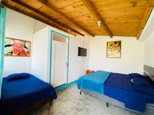 TV a/nebo společenská místnost v ubytování Hotel y Rest. las Cristalinas