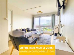 Fotografia z galérie ubytovania Idéal Groupe - Grands Espaces - 4 chambres - Parking Gratuit - Proche Centre, Gare & Transports - Wifi - OFFRE SPECIAL de Reduction jusqu'à -50 v destinácii Le Mans