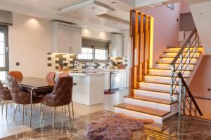 Nhà bếp/bếp nhỏ tại Comfort 4 bedroom villa yalova see view