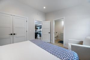 Postel nebo postele na pokoji v ubytování Jewel View Cottages Unit 1, 1BD1BA