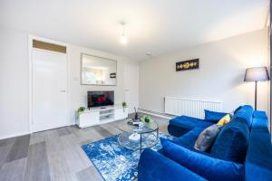 TV/trung tâm giải trí tại Spacious Four Bedroom Battersea House Contractors Families