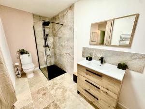 Koupelna v ubytování La Chambre Amazonite