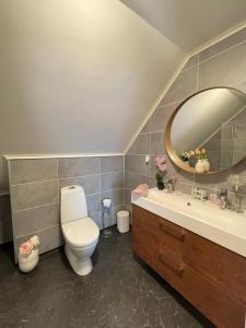 Ένα μπάνιο στο Harmony Apartments - By Honivi Gruppen +27 φωτογραφίες