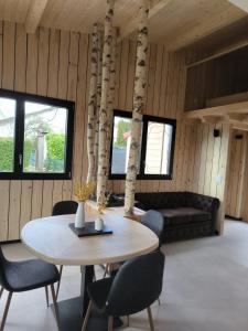 Χώρος καθιστικού στο Gîte chez Julia cosy en bois avec son jardin +6 φωτογραφίες