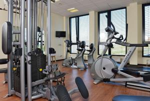 Fitness centrum a/nebo fitness zařízení v ubytování Best Western Plus Konrad Zuse Hotel
