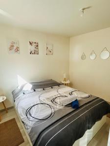 Postel nebo postele na pokoji v ubytování Sublime Appt refait à neuf !