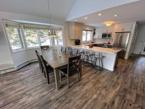 Kuchyň nebo kuchyňský kout v ubytování FV26 Renovated golf course townhouse