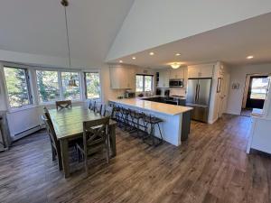 Kuchyň nebo kuchyňský kout v ubytování FV26 Renovated golf course townhouse