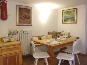 Gallery image of Cozy Holiday Home in Tuscany near wooded area in Castagneto Carducci