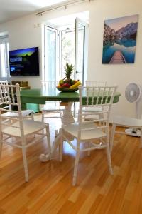 Gallery image of Casa al Lago - Lakefront two-storey apartment on Lake Promenade in Brissago