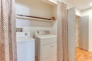 Stow2 Mi to Bow Wow Beach Townhome with Pool Access!的相册照片