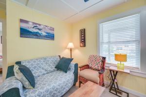 Coin salon dans l'établissement Waterfront Getaway with Dock and Views in Ocracoke!