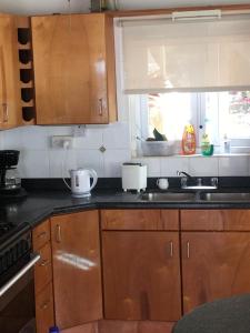 Fotografie z fotogalerie ubytování Cozy Private Room with AC, Balcony near Airport, Beach and Kite surfing v destinaci Vieux Fort