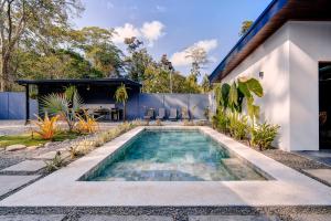 Bazén v ubytování Villas y Casa Dìwö - Puerto Viejo nebo v jeho okolí