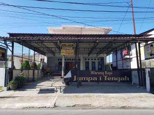Η πρόσοψη ή η είσοδος του Hotel O Cempaka Syariah