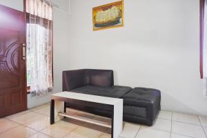 Posezení v ubytování OYO 93071 Home Stay Kembar Syariah