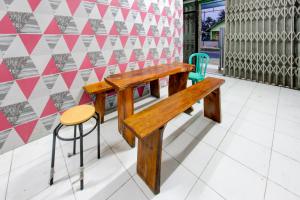 Гостиная зона в OYO Life 93157 Kos Kaloka