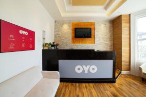 TV a/nebo společenská místnost v ubytování OYO Eagle House Hotel, St Leonards Hastings
