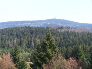 Ein allgemeiner Bergblick oder ein Berglick von des Hotels aus