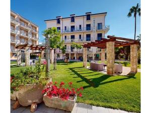 En have udenfor Appartement in Pietra Ligure