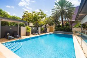Bazén v ubytování Courtyard by Marriott Darwin nebo v jeho okolí