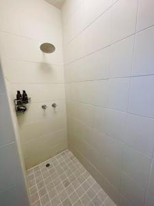 Ένα μπάνιο στο Beach Home Away From Home +5 φωτογραφίες