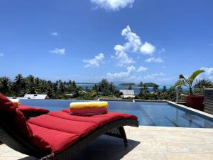 Bazén v ubytování VILLA TUPAOA nebo v jeho okolí + 16 fotografií