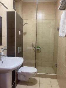 A bathroom at Grand Hotel Bennet