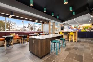 Restaurace v ubytování Tru By Hilton Oshkosh