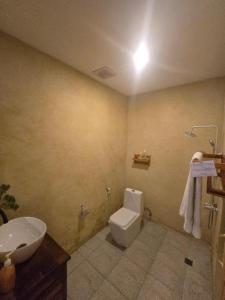 Koupelna v ubytování Tikipalmbeachhotel