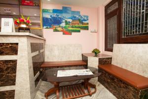 OYO 814 Machhapuchhre Hotel休息區