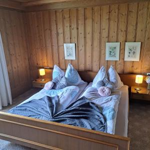Postel nebo postele na pokoji v ubytování Ferienwohnung Schatzhof + 37 fotografií