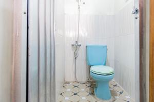 Koupelna v ubytování SPOT ON 93967 Hasna Guest House Syariah