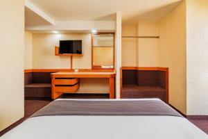 Μια τηλεόραση ή/και κέντρο ψυχαγωγίας στο OYO Hotel Hidalgo